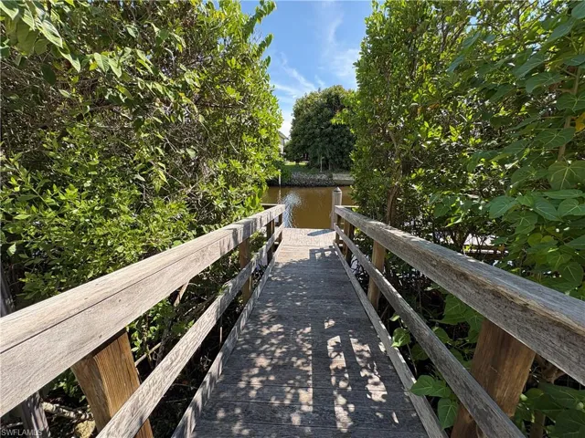 1500 5th Ave S, Naples, Florida 34102
