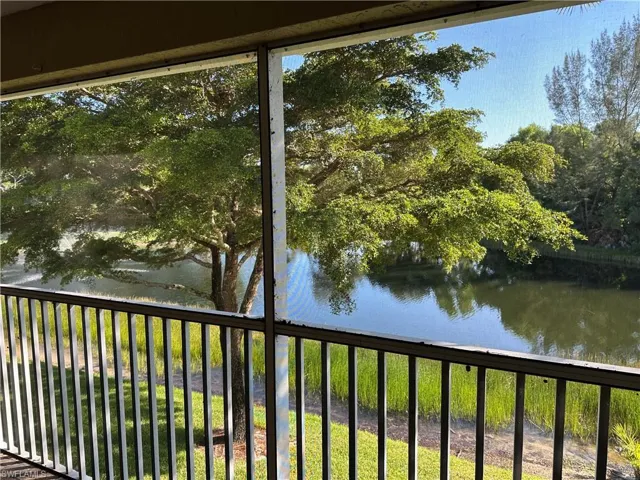 354 Dover Pl 202, Naples, Florida 34104
