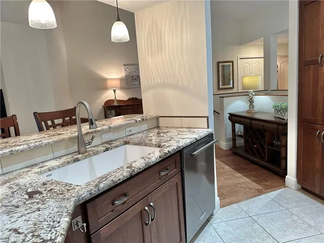354 Dover Pl 202, Naples, Florida 34104