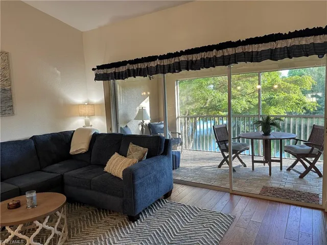 354 Dover Pl 202, Naples, Florida 34104