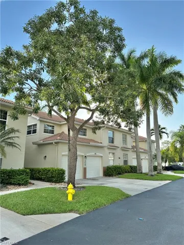 354 Dover Pl 202, Naples, Florida 34104