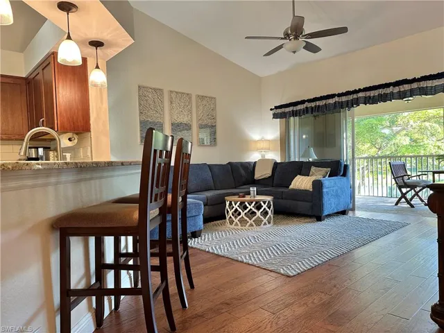 354 Dover Pl 202, Naples, Florida 34104