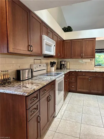 354 Dover Pl 202, Naples, Florida 34104