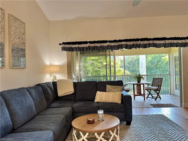 354 Dover Pl 202, Naples, Florida 34104