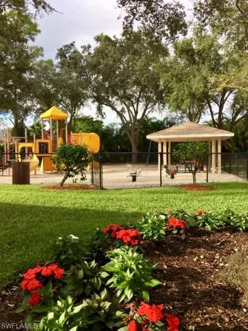 354 Dover Pl 202, Naples, Florida 34104