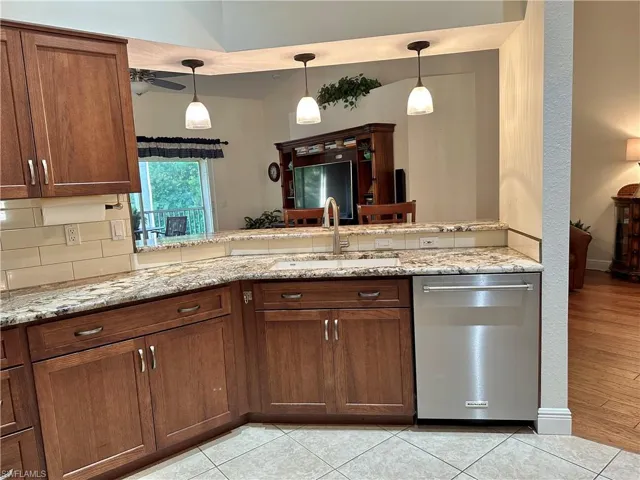 354 Dover Pl 202, Naples, Florida 34104