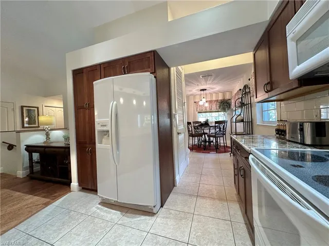 354 Dover Pl 202, Naples, Florida 34104