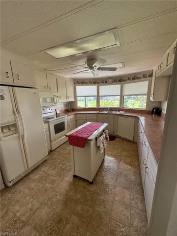 335  Nicklaus  BLVD, North Fort Myers, FL 33903