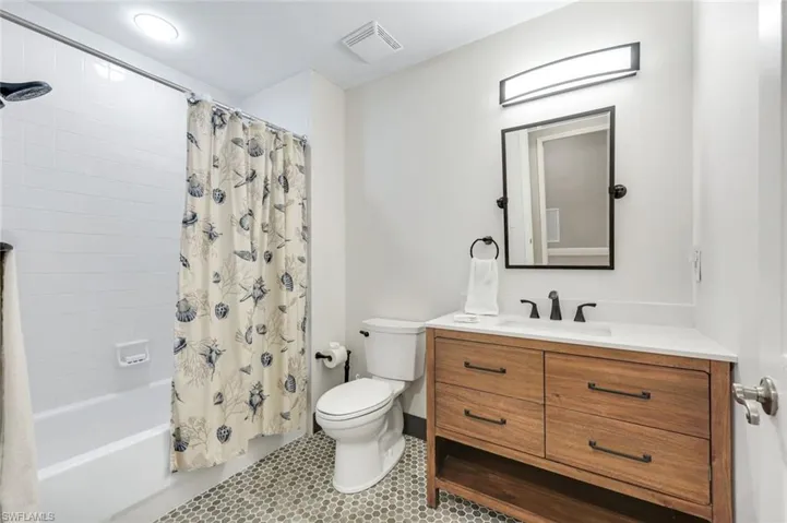 470  Launch  CIR, Naples, FL 34108