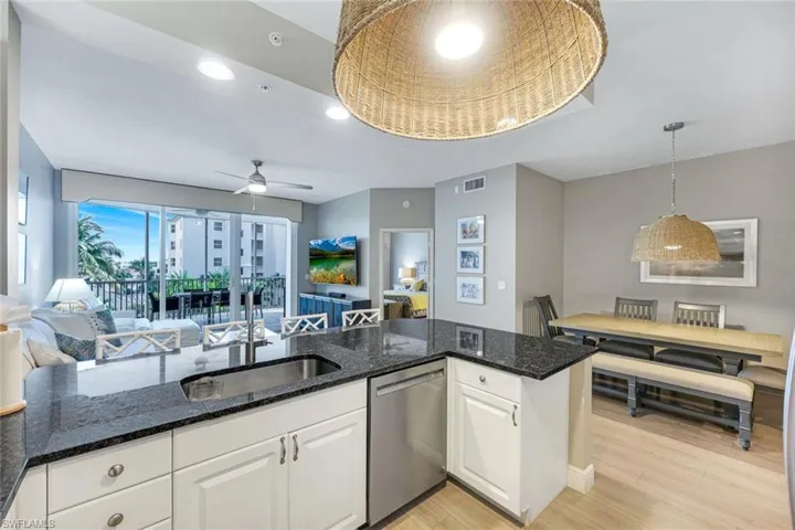 470  Launch  CIR, Naples, FL 34108
