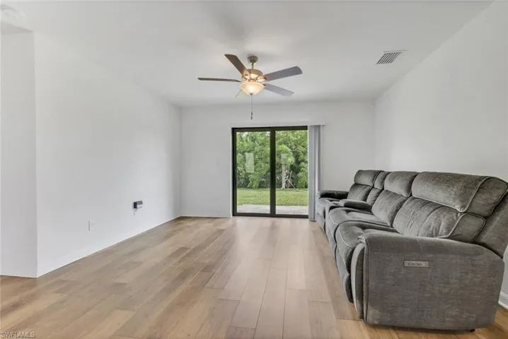 219 Nw 25th Ter, Cape Coral, Florida 33993