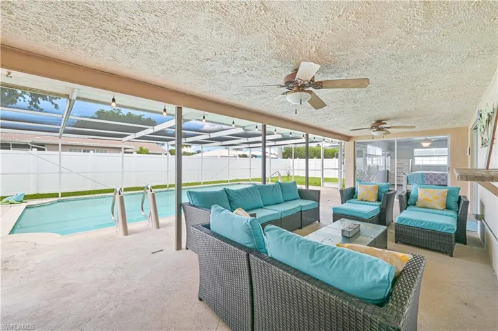 1462 N Larkwood  SQ, Fort Myers, FL 33919
