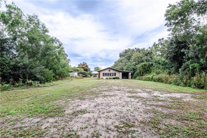 5358  Myrtle  LN, Naples, FL 34113