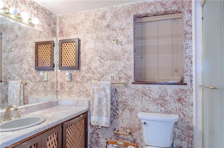5358  Myrtle  LN, Naples, FL 34113