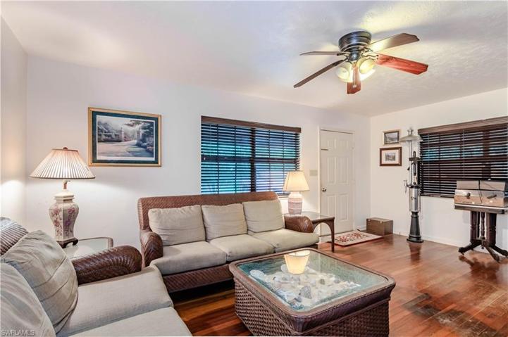5358  Myrtle  LN, Naples, FL 34113