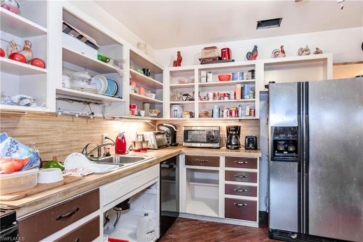 5358  Myrtle  LN, Naples, FL 34113