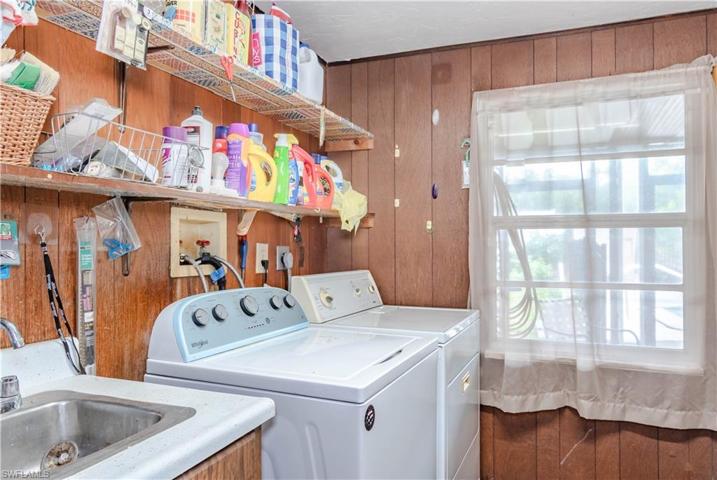 5358  Myrtle  LN, Naples, FL 34113