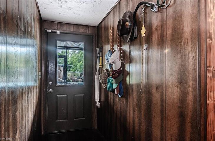 5358  Myrtle  LN, Naples, FL 34113