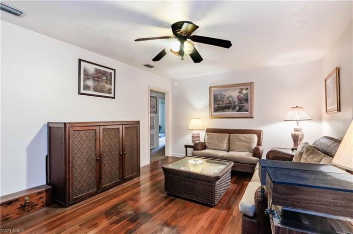 5358  Myrtle  LN, Naples, FL 34113