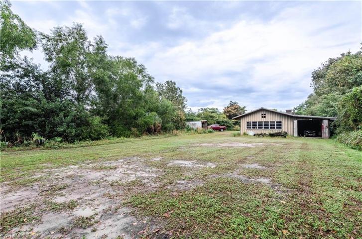 5358  Myrtle  LN, Naples, FL 34113