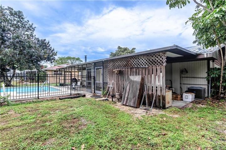 5358  Myrtle  LN, Naples, FL 34113
