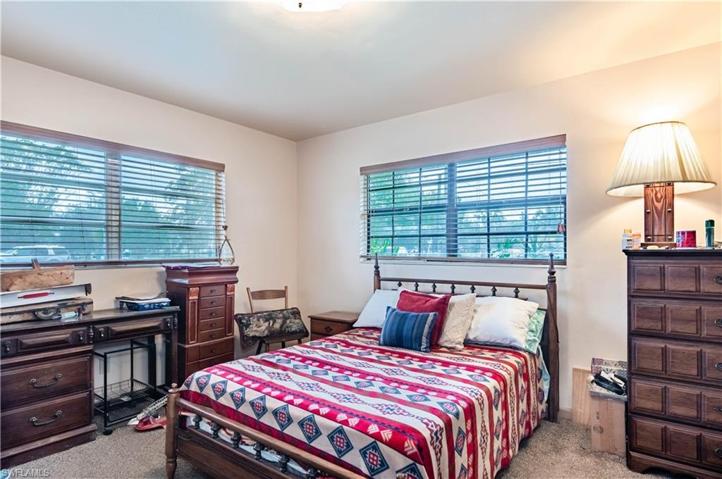 5358  Myrtle  LN, Naples, FL 34113