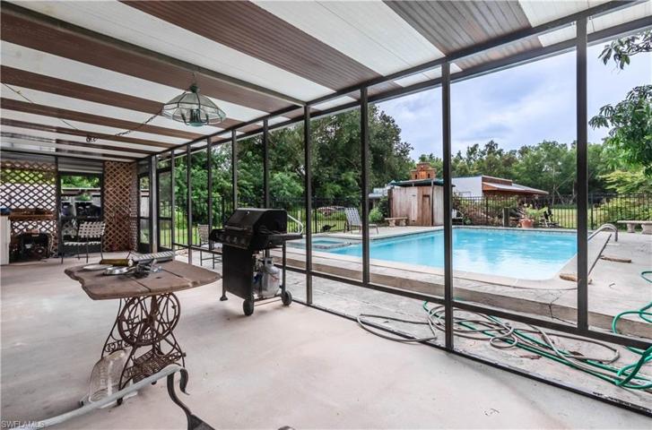 5358  Myrtle  LN, Naples, FL 34113
