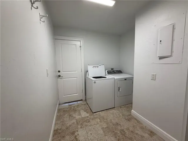 3043 Round Table Ct, Naples, Florida 34112