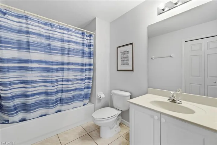 Full bath for guests