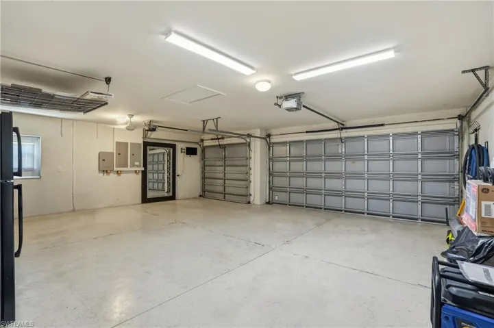 Oversized 3 car garage