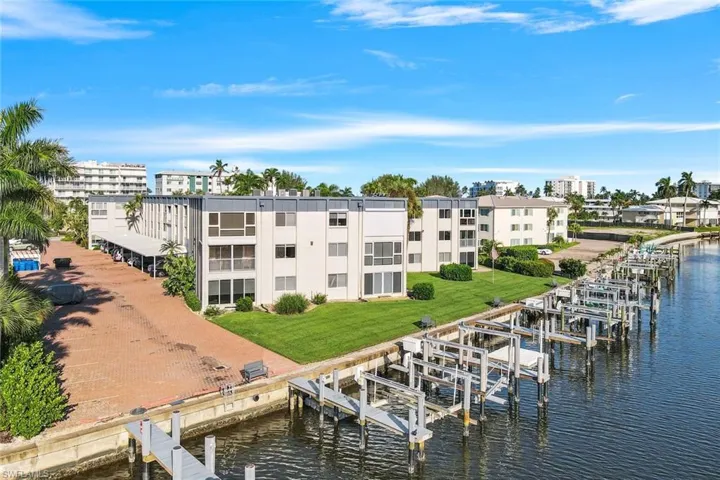 1930 Gulf Shore Blvd N # B302, Naples Fl 34102