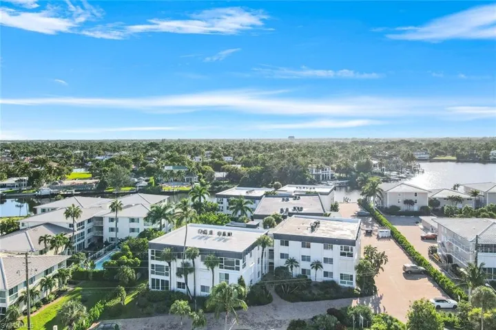 1930 Gulf Shore Blvd N # B302, Naples Fl 34102