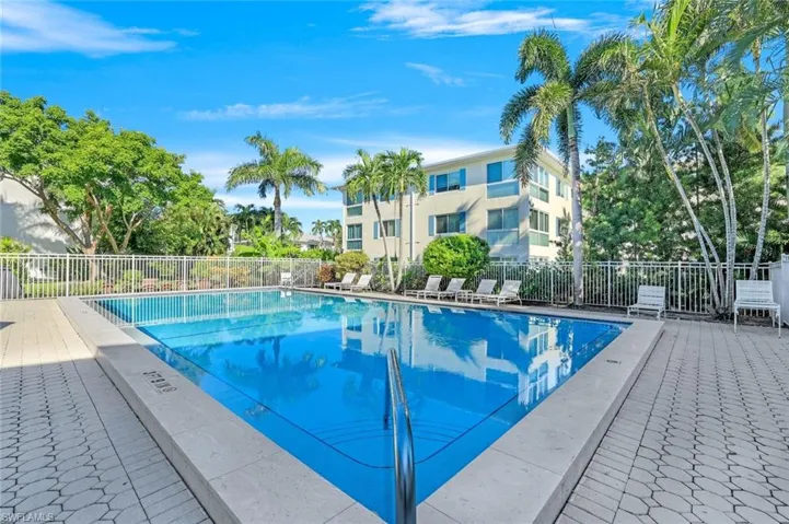 1930 Gulf Shore Blvd N # B302, Naples Fl 34102