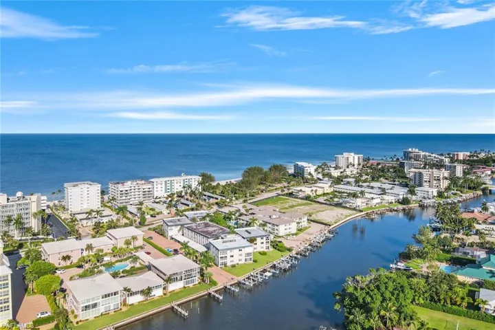 1930 Gulf Shore Blvd N # B302, Naples Fl 34102