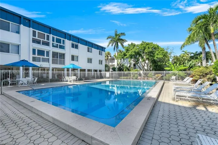 Large pool with lots of space for privacy or socializing