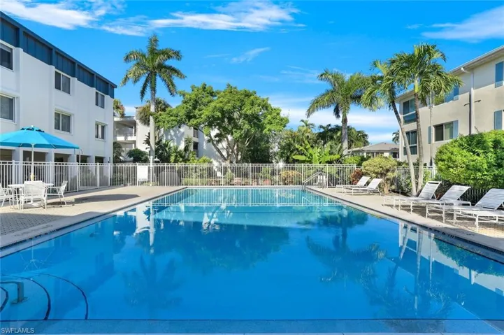 1930 Gulf Shore Blvd N # B302, Naples Fl 34102
