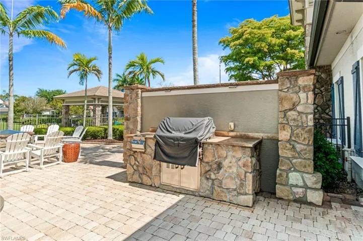 16284 Camden Lakes Cir, Naples, Florida 34110