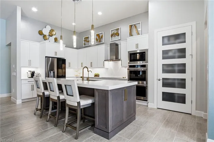 16284 Camden Lakes Cir, Naples, Florida 34110