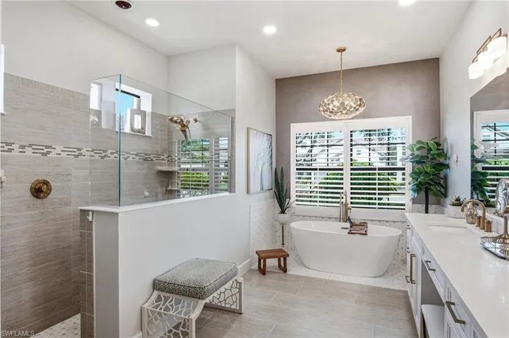 16284 Camden Lakes Cir, Naples, Florida 34110
