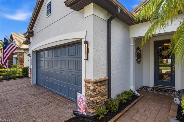16284 Camden Lakes Cir, Naples, Florida 34110