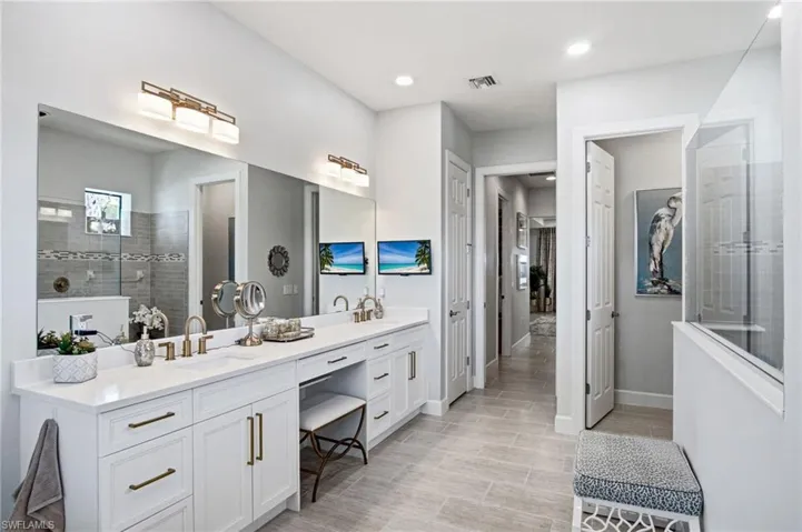 16284 Camden Lakes Cir, Naples, Florida 34110