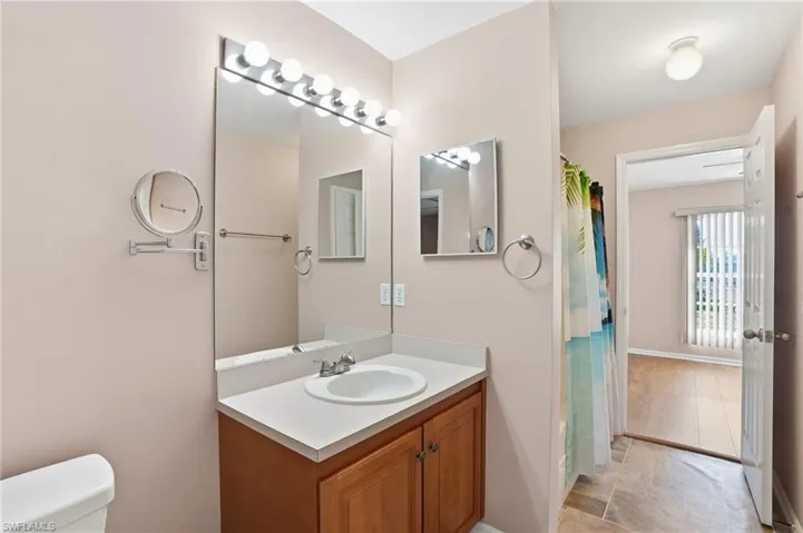 Jack and Jill Bathroom, with access to both guest bedrooms and den.