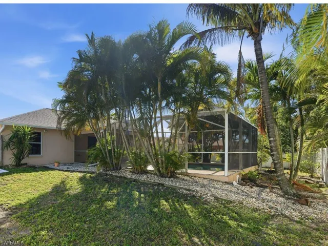 Spacious Backyard, great for kids, dogs or a garden.