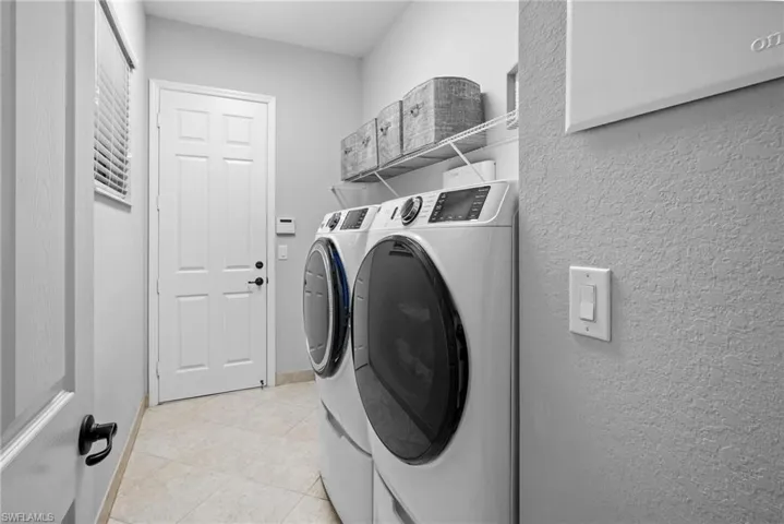 10092 Windy Pointe Ct, Fort Myers, Florida 33913