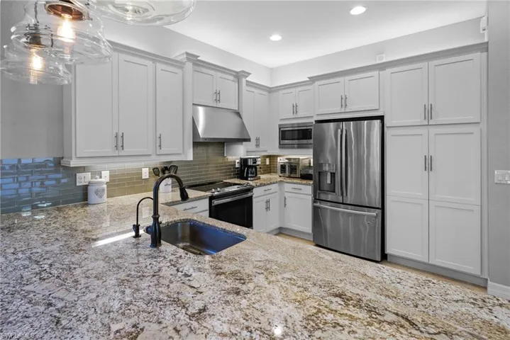 10092 Windy Pointe Ct, Fort Myers, Florida 33913