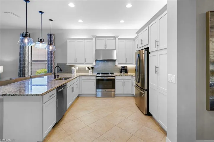 10092 Windy Pointe Ct, Fort Myers, Florida 33913