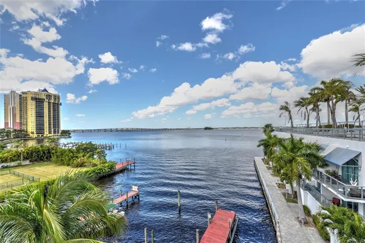 3000 Oasis Grand Blvd 407, Fort Myers, Florida 33916
