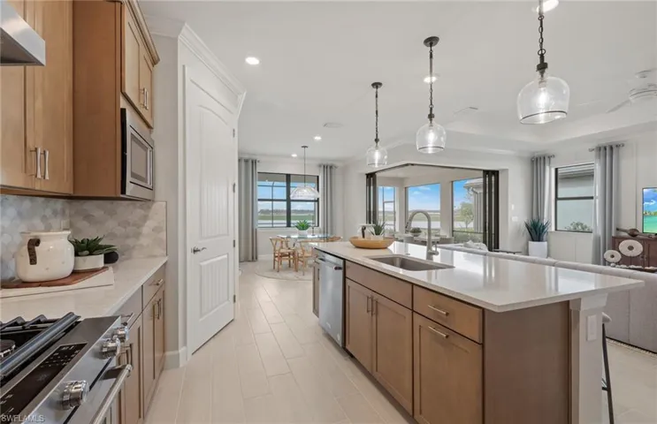 Kitchen Island - Photos are from a model home and are for illustration purposes only.