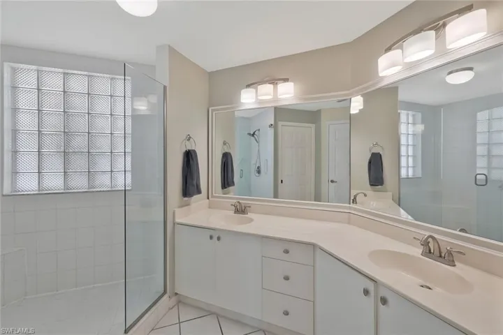 93  Silver Oaks  CIR, Naples, FL 34119