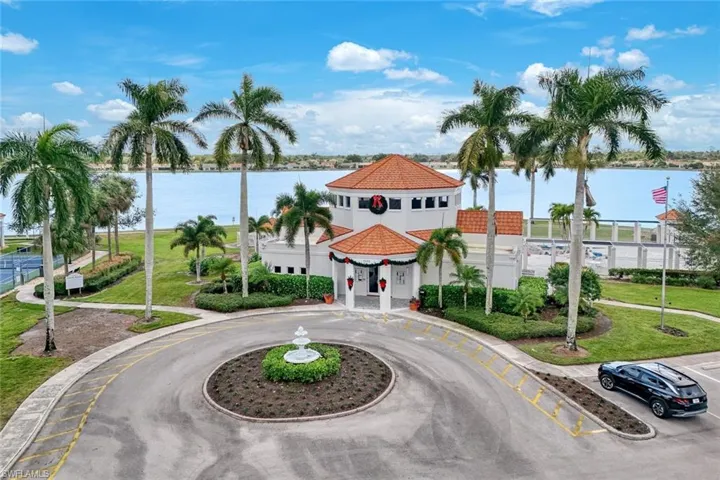 Come with us to explore the fabulous amenities at Emerald Lakes!